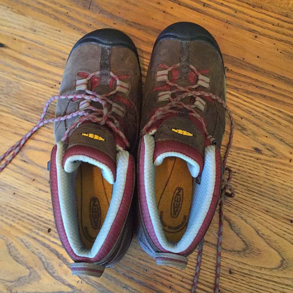 Keen steel toe women’s boots